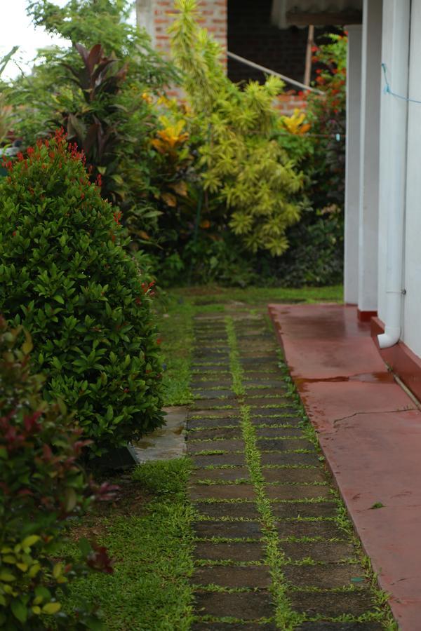 Holiday Home Bentota Exterior photo